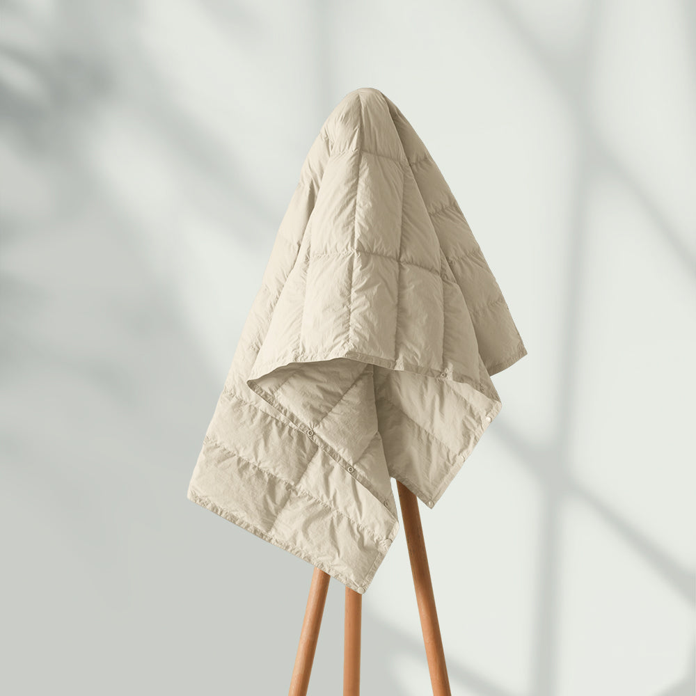 (cream white)